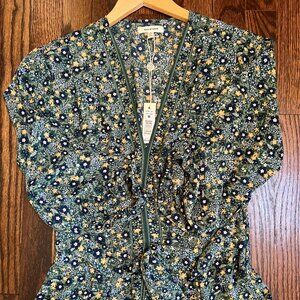 NWT Max Studio Women’s MEDIUM Green Crepe Floral 3/4 Sleeve Tie Front Blouse